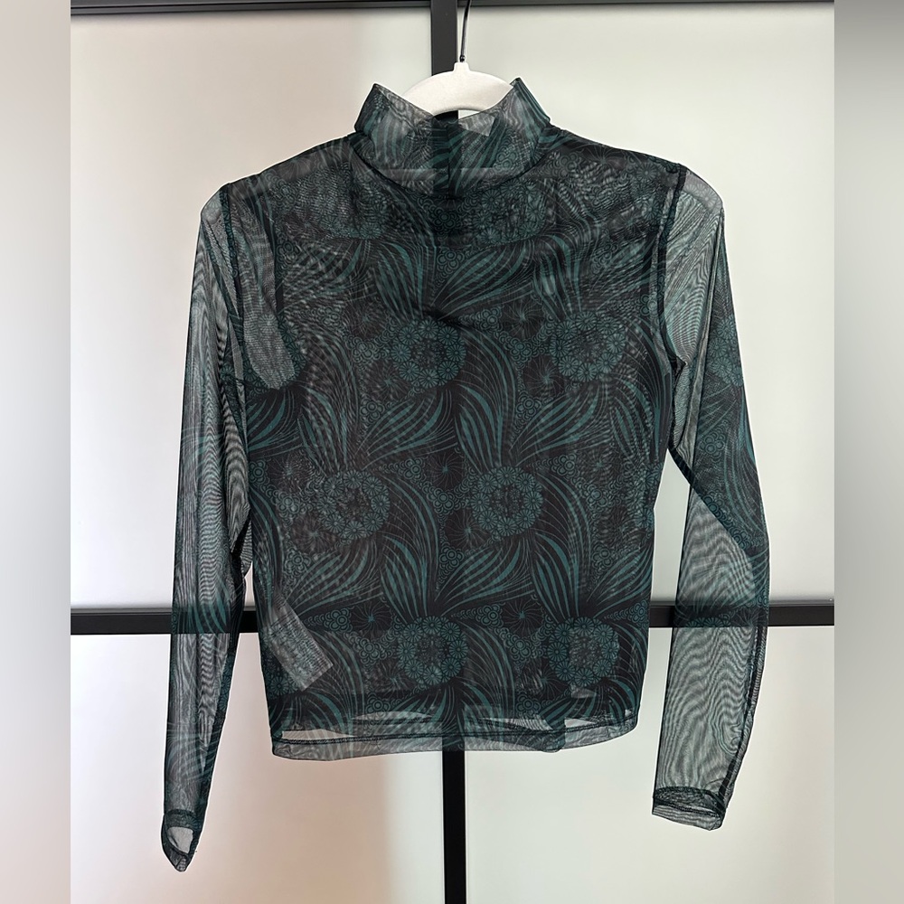 🆕 Anthropologie | Sheer fitted long sleeve mockneck top (size XXS Petite)